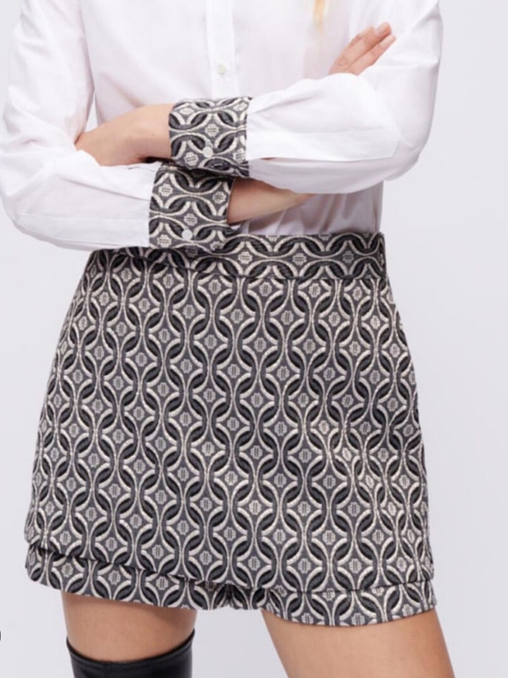 MAJE Lamé jacquard trompe-l'œil shorts